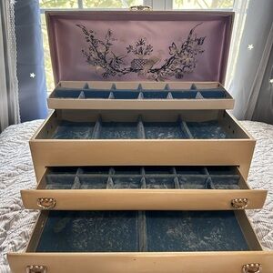 Luxurious Gold and Blue Jewelry Organizer